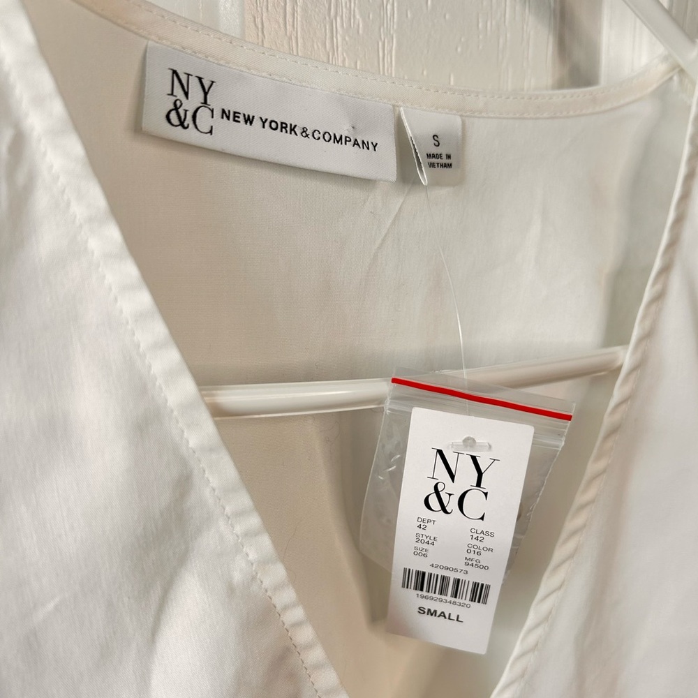 New York & Company Women’s Long Sleeve White V Neck Wrap Peplum Blouse S NWT - Picture 3 of 5